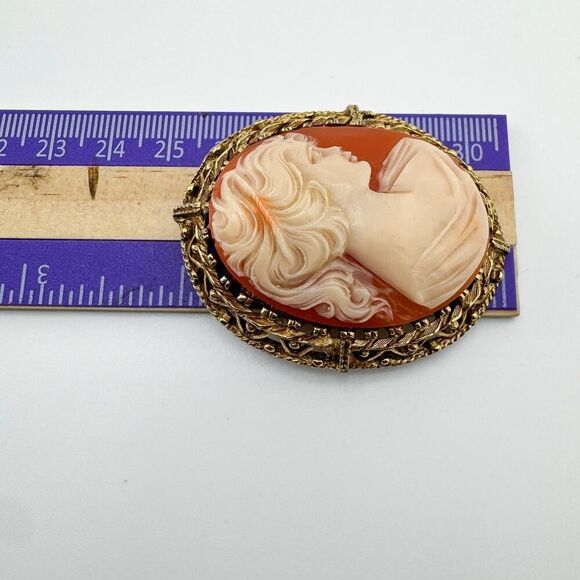 Vintage Cameo Brooch Victorian Elegance Timeless Large Chunky Goth Retro - Picture 12 of 12